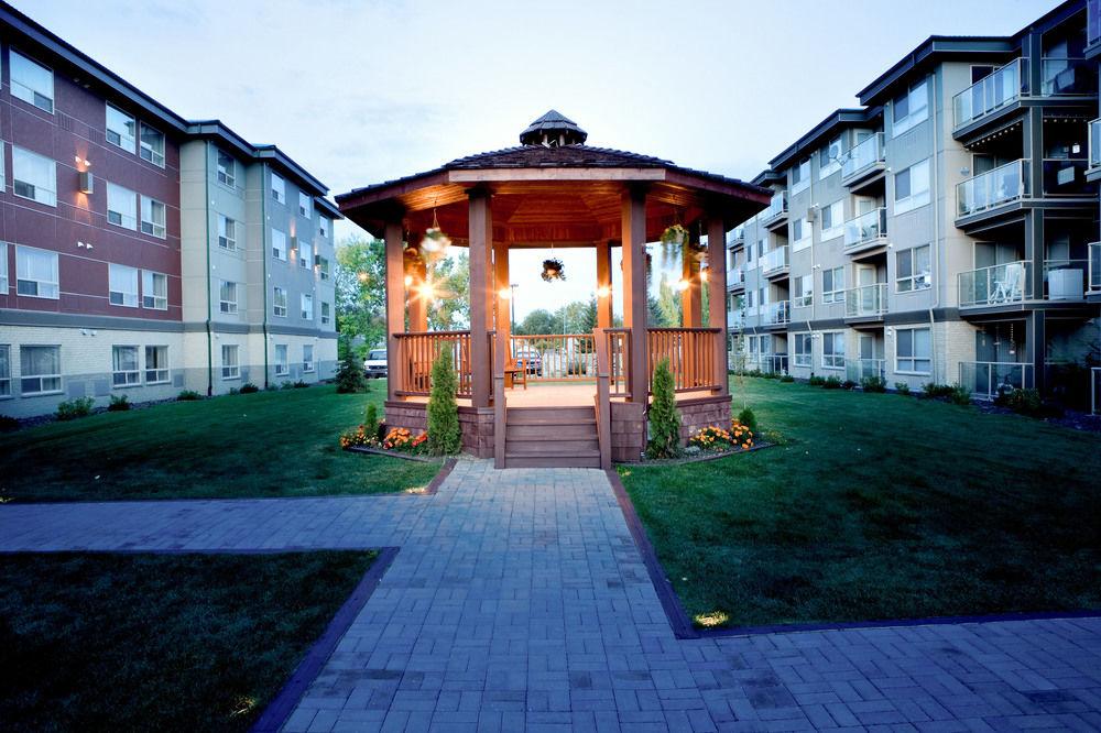 Sandman Hotel & Suites Regina Exterior photo