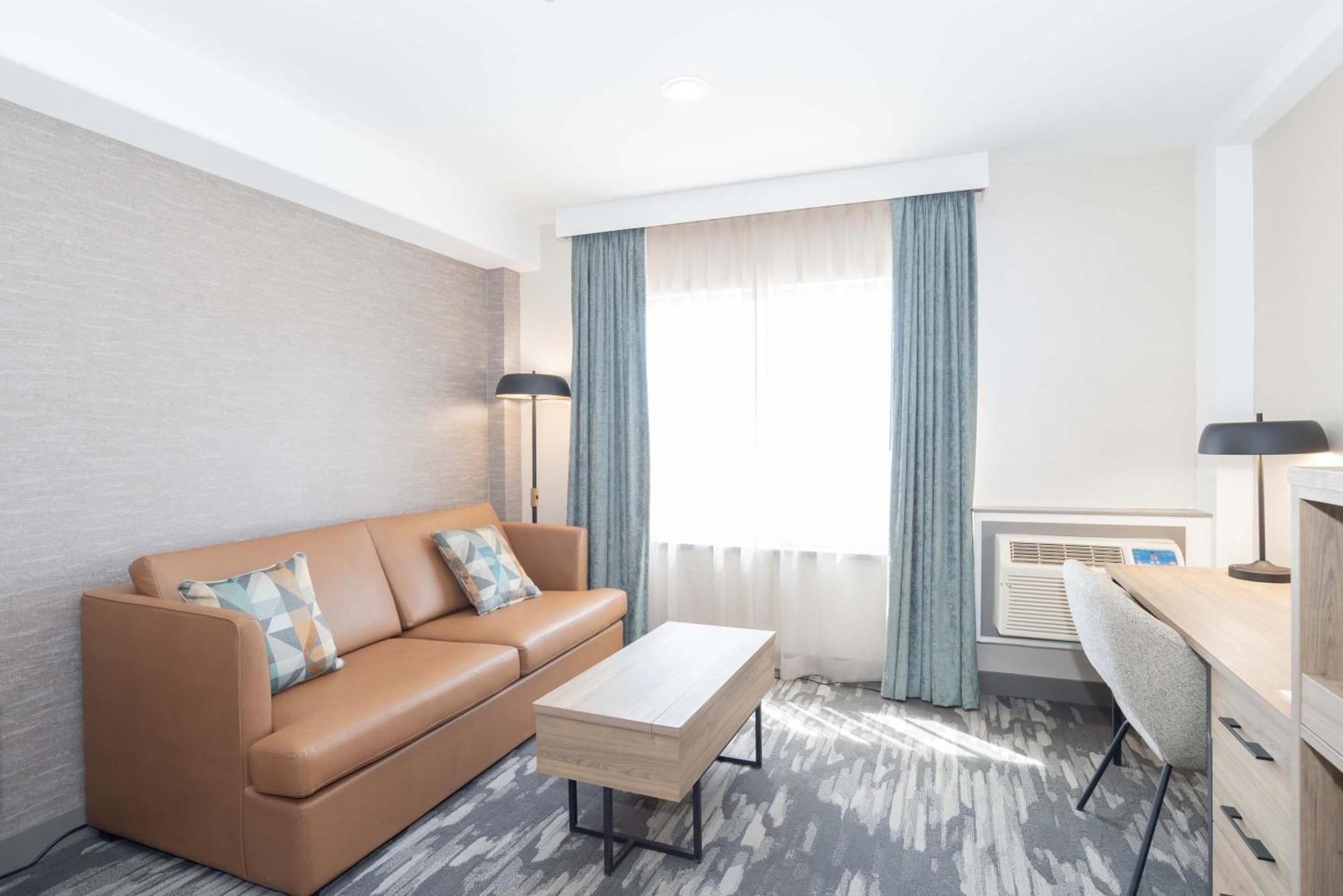 Sandman Hotel & Suites Regina Exterior photo